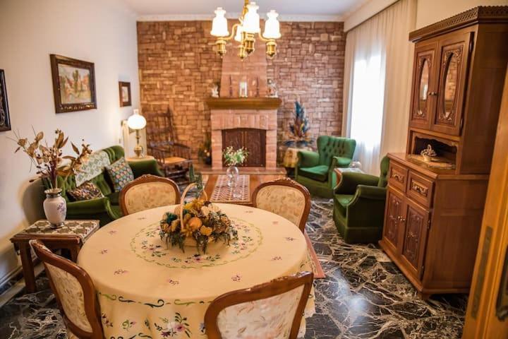 Traditional Antique Deco House 칼람파카 외부 사진