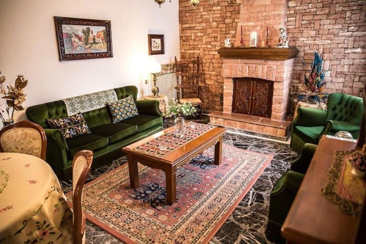 Traditional Antique Deco House 칼람파카 외부 사진